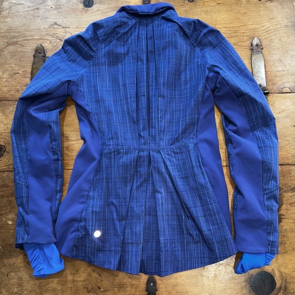 Woman’s Lululemon Blue Run Jacket | Ruffle Zip Front | Plaid Paneling | Size 6 - Picture 7 of 12